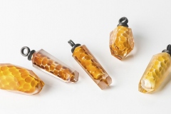 Honey-crystals:  Glas/ Eisen geschwärzt  ca. 60mm hoch