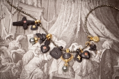 Material: Eisen / Gold / Rubin / Diamant / Tahitiperlen.