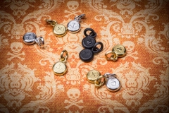 Material: Eisen / Silber / Gold.