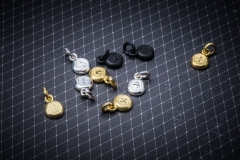 Material: Eisen / Silber / Gold.