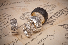 Material: Eisen / Silber / Gold / Diamant.