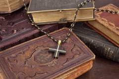 Material: Eisen / Silber / Gold / Diamant.