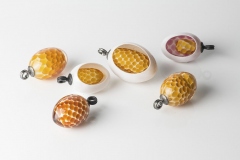 Honey-eggs: Glas Eisen geschwärzt / Silber/ Stahl 40-50 mm hoch