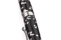 Material: geschwärzter Stahl / Silber / Weißgold / schwarze Diamantrosen